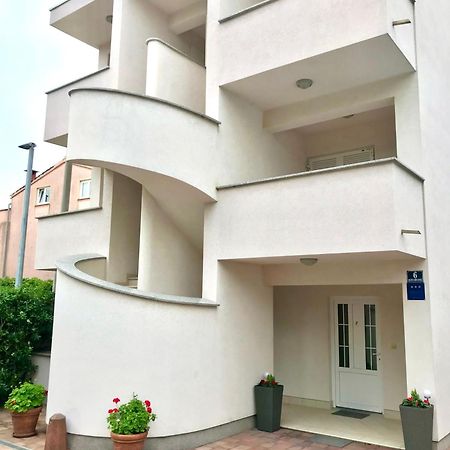 Apartmani Samec Novalja Εξωτερικό φωτογραφία