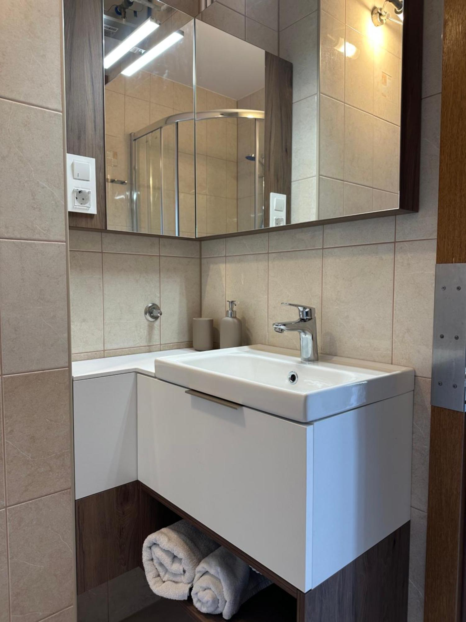 Apartmani Samec Novalja Εξωτερικό φωτογραφία