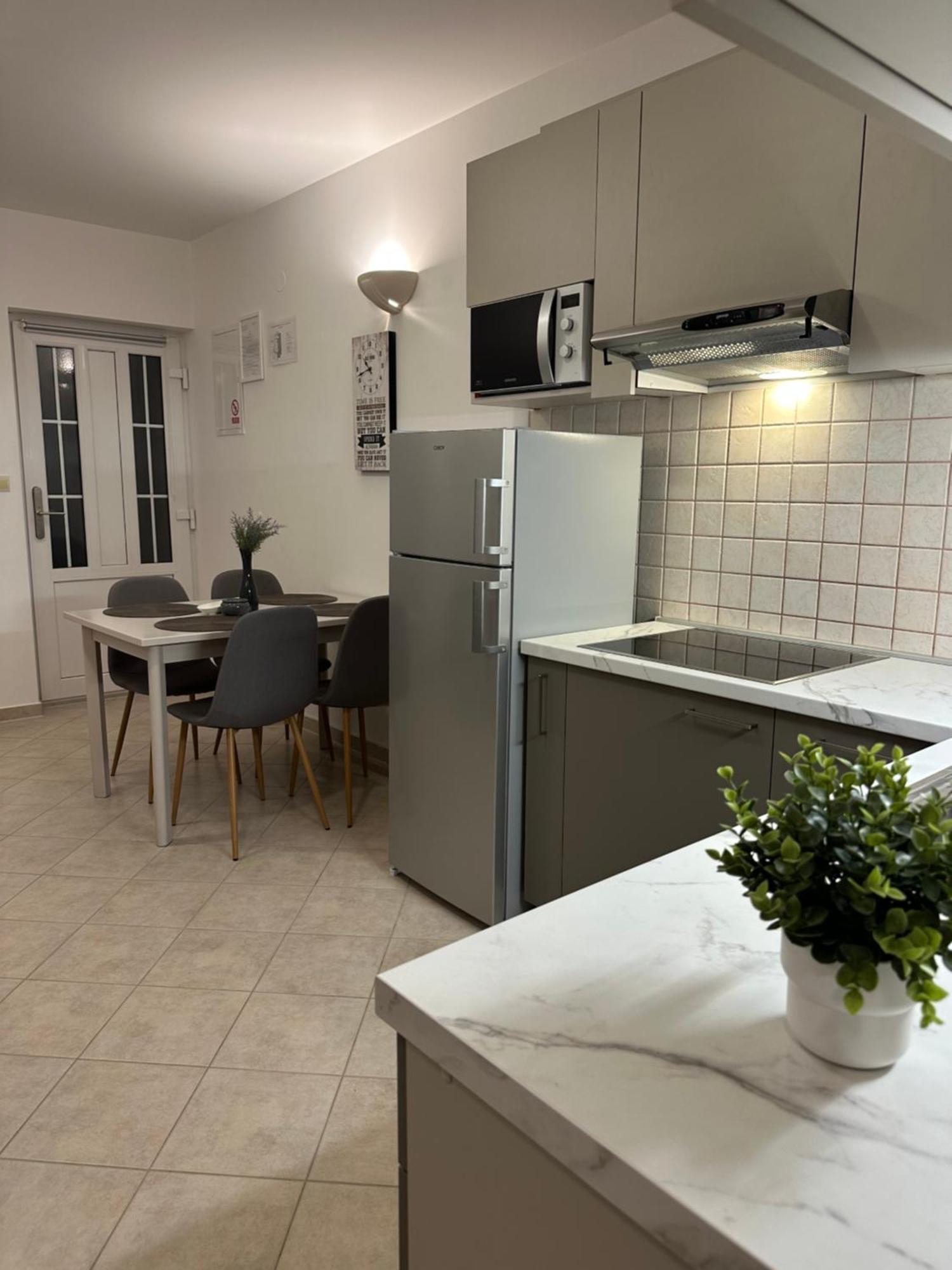 Apartmani Samec Novalja Εξωτερικό φωτογραφία